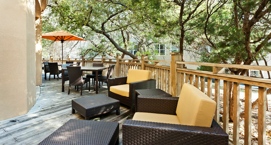 Courtyard By Marriott The Domain Area Hotel 3*
